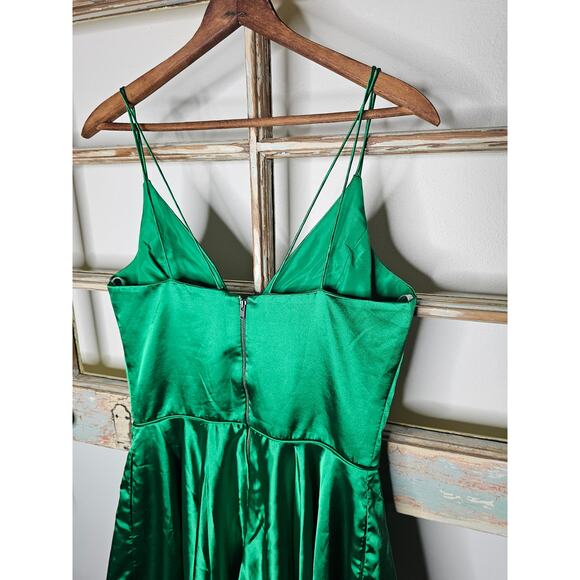 Sherri Hill Spaghetti Strap V-neck Satin Festive Mini Dress Ladies size 10 - Picture 12 of 12